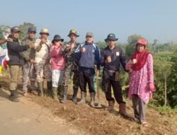 Kerja Bakti Gabungan Warga Dua Desa Tingkatkan Kebersihan Lingkungan di Sukaresmi dan Pasirwangi