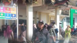 Penyaluran Bantuan Beras Bulog untuk Warga Desa Sukajaya